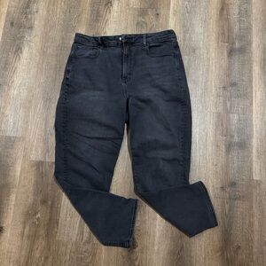 American Eagle High Waisted Curvy Mom Jeans